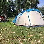 Toparti Kamp alanı *