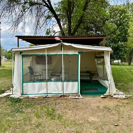 Toparti Camping *